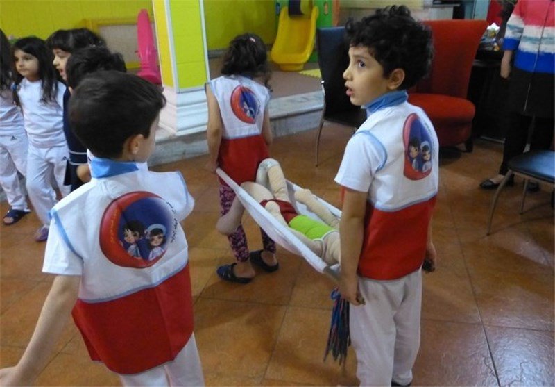 برگزاری دوره‌های آموزشی امداد و نجات شهری در مدارس شیراز