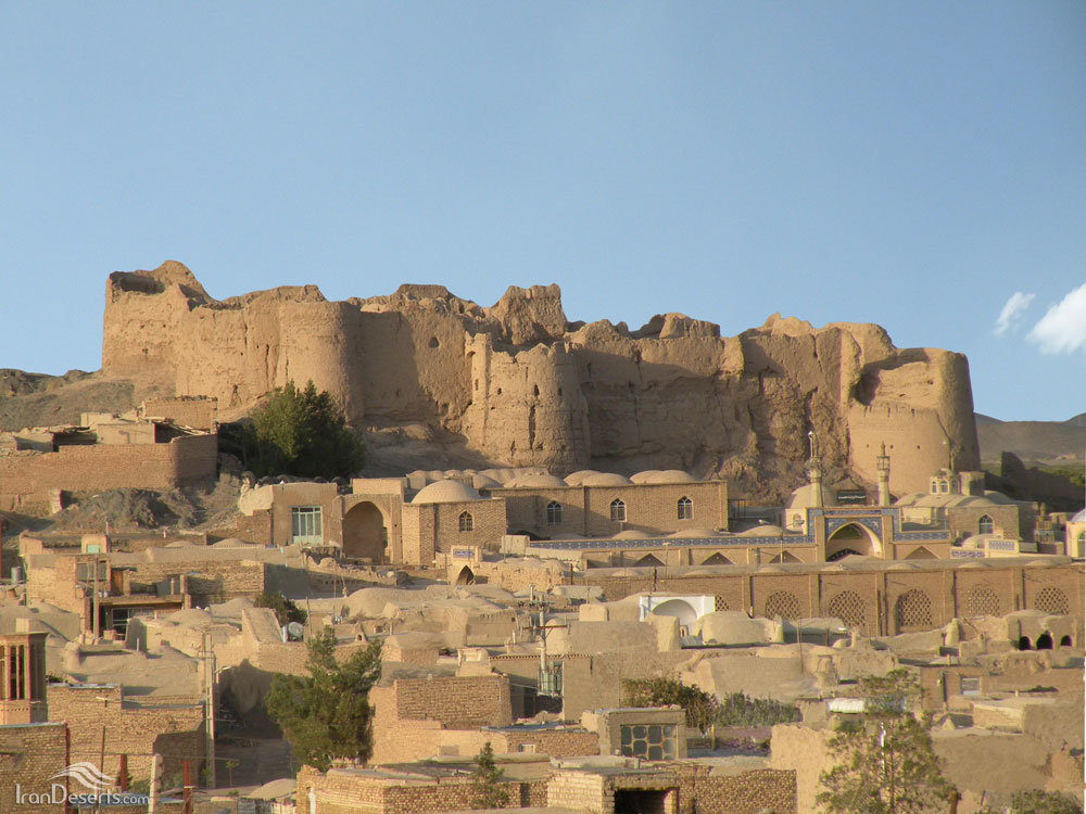 بازدید بیش از ۳۳ هزار گردشگر خارجی از بناهای تاریخی نائین