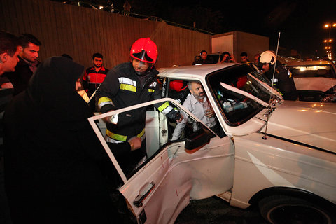 تصادف زنجیره‌ای در زیرگذر میدان احمدآباد