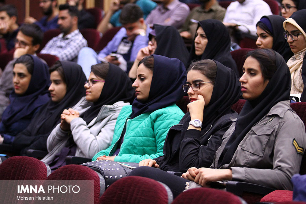 Iran-America Scholars Meet Head of Nedaye Iranian Party