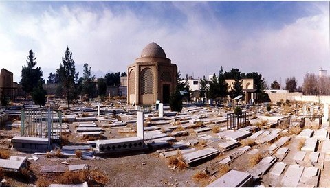 Biography of famous figures buried in Takht-e Foulad be published  