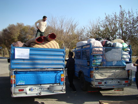 جمع‌آوری کمک‌های مردمی برای زلزله‌زدگان غرب کشور در لنجان
