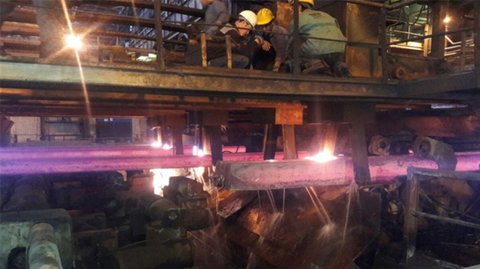 تولید نخستین مقطع بیم بلانک کشور در ذوب آهن اصفهان