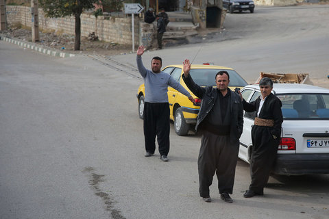 ورود کاروان همدلی اصفهان به مناطق زلزله زده غرب کشور