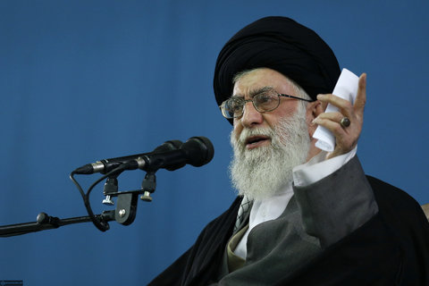 مقام معظم رهبری: ملت ایران نشان داده است که اراده اش قوی است