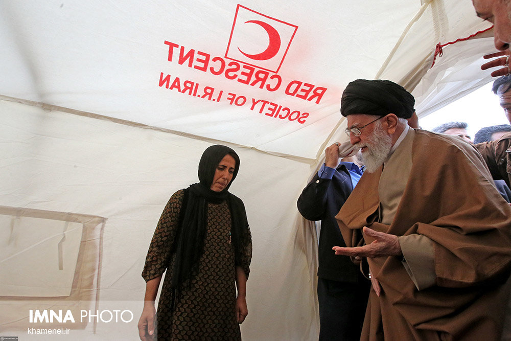 Supreme Leader visits earthquake-hit Kermanshah