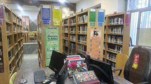 کتابخانه عمومی فریدن جزو پنج کتابخانه برتر استان است