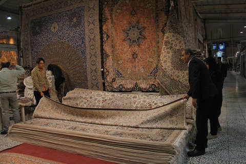  بازدید شهردار اصفهان از بیستمین نمایشگاه فرش دستبافت 
