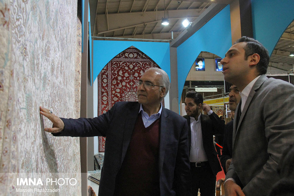 بازدید شهردار اصفهان از بیستمین نمایشگاه فرش دستبافت
