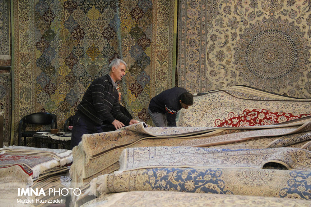 فرش‌های خارجی، فرش ایرانی را به عنوان کفپوش معرفی کرد/ضرورت ثبت برند فرش دستباف اصفهان
