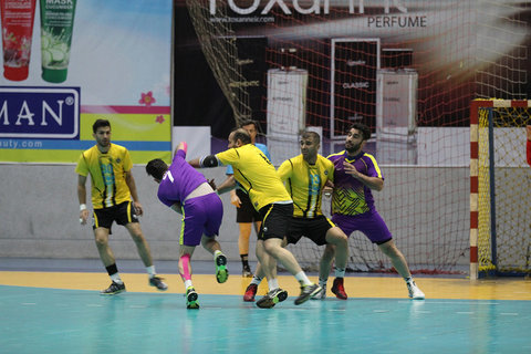 سپاهان اصفهان ۲۶ - نیروی زمینی تهران ۲۷