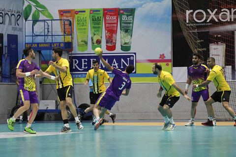 سپاهان اصفهان ۲۶ - نیروی زمینی تهران ۲۷