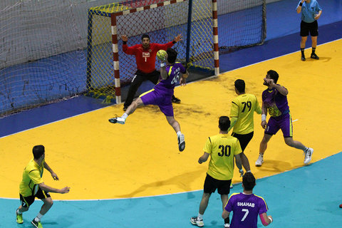 سپاهان اصفهان ۲۶ - نیروی زمینی تهران ۲۷