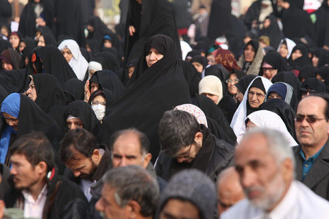 اقامه نماز باران در جوار بارگاه ملکوتی حضرت زینب (س)