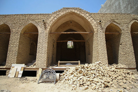 مسجد ۷۰۰ ساله"گنبد آزادان"