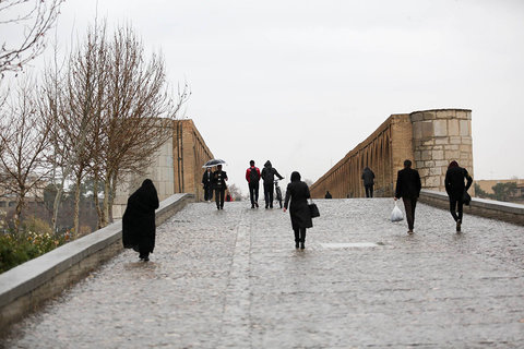 هوای تازه اصفهان با نخستین بارش زمستانی 