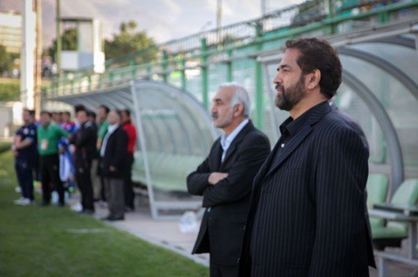 کریمی: فوتبال ایران یک ریال هم درآمد ندارد