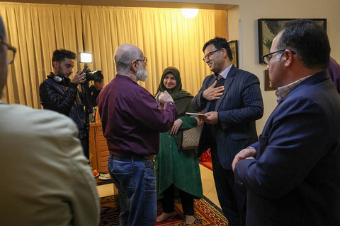 دیدار مدیر سازمان فرهنگی، ورزشی و اجتماعی شهرداری اصفهان با علی خدایی، نویسنده پیشکسوت 