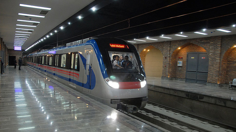 افتتاح رسمی فاز سه خط یک قطار شهری اصفهان با حضور مقامات کشوری