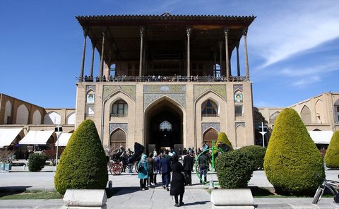 سلطان سفر به اصفهان آمد