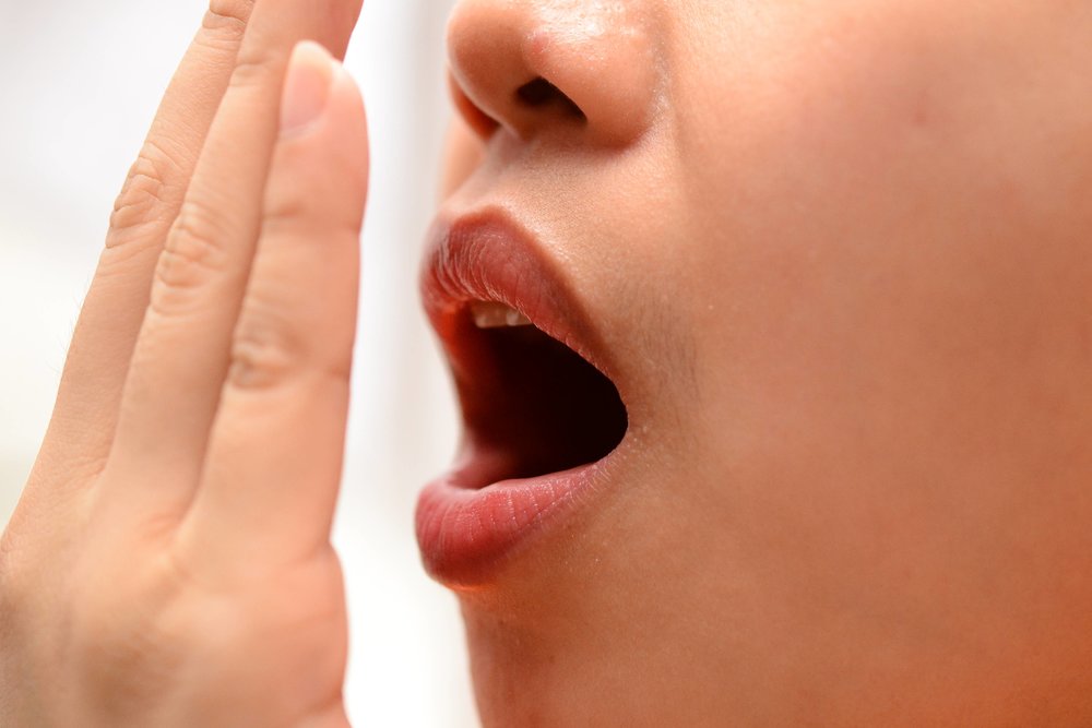 بوی بد دائمی دهان، نشانه بیماری لثه است