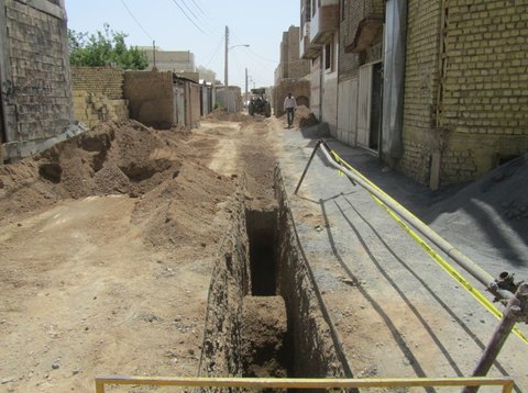نشست معابر شهری تیران در پی حفاری‌های شبکه فاضلاب