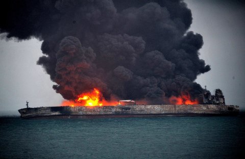 گرامیداشت سالگرد شهدای آتش‌نشان و دریانوردان فقید نفتکش ایرانی
