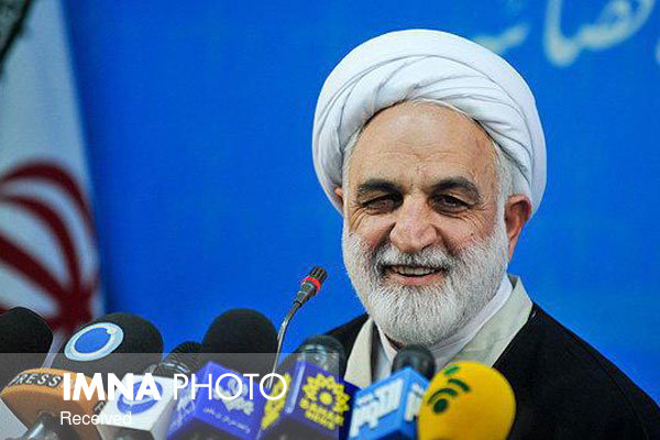 آزادی شهردار مستعفی تهران با وثیقه صحت ندارد