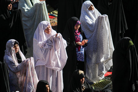 اقامه نماز باران در جوار مسجد جامع اصفهان 