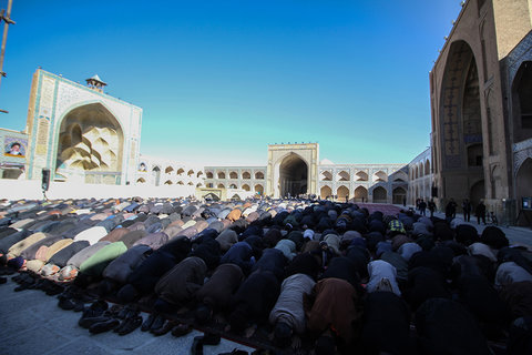 اقامه نماز باران در جوار مسجد جامع اصفهان 