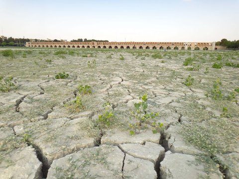 خشکی زاینده رود هویت اصفهان را خدشه‌دار کرده است
