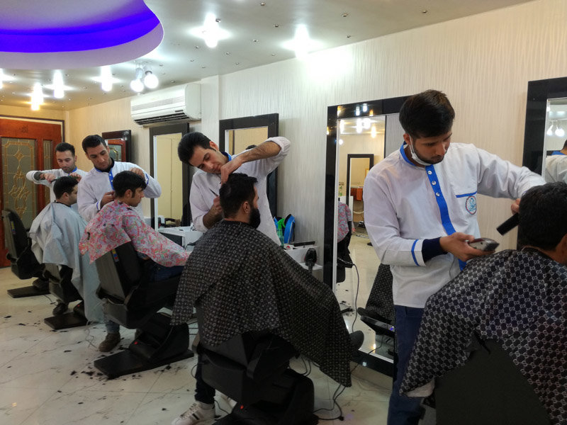 فعالیت ۱۸ آرایشگاه زیرزمینی در اصفهان
