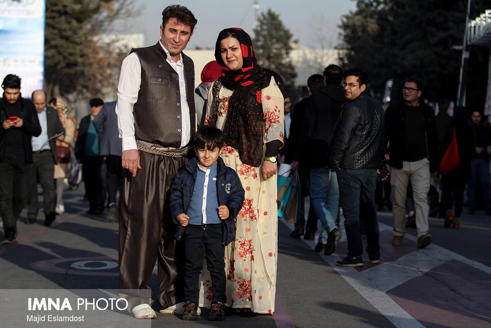 حضور اقوام ایرانی با لباس های محلی در یازدهمین نمایشگاه بین المللی گردشگری