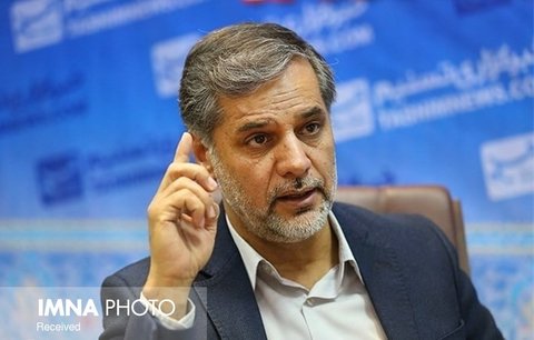 نقوی حسینی: امام خمینی انقلاب را محدود به مرزهای ایران نمی‌دید