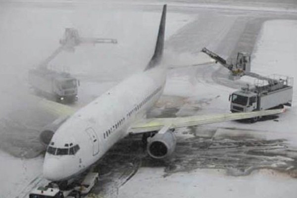 جریمه شدن آژانس‌های هواپیمایی گرانفروش در برف اخیر