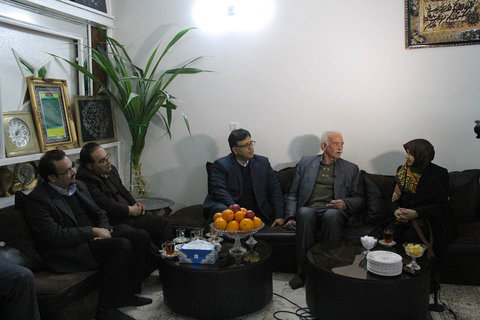 دیدار مدیرعامل سازمان فرهنگی شهرداری اصفهان با پیشکسوت روزنامه نگاری
