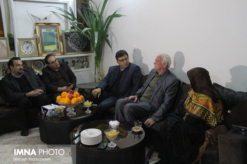 دیدار مدیرعامل سازمان فرهنگی شهرداری اصفهان با پیشکسوت روزنامه نگاری