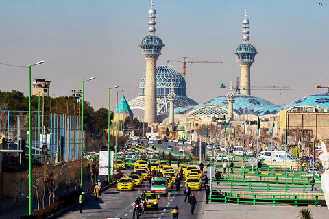 مانور یک هزار دستگاه تاکسی به مناسبت سالروز ورود امام