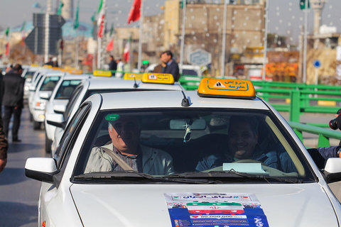 مانور یک هزار دستگاه تاکسی به مناسبت سالروز ورود امام