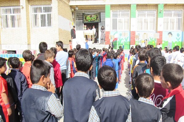 نمایشگاه "مدرسه انقلاب" در مدارس اصفهان برپا می‌شود