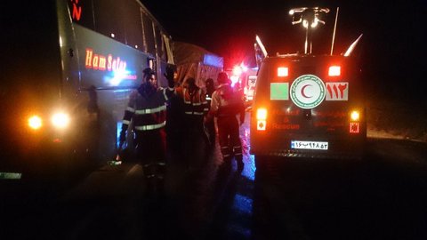 واژگونی اتوبوس تهران-شیراز با ۱۰ کشته و ۱۷ مصدوم