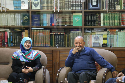 دیدار مدیرعامل سازمان فرهنگی شهرداری اصفهان با مبارز انقلابی