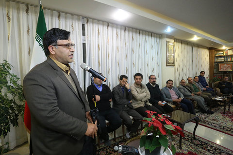 دیدار مدیرعامل سازمان فرهنگی شهرداری اصفهان با مبارز انقلابی