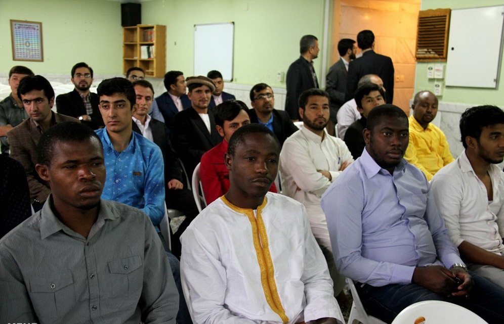 تحصیل ۸۰۰ طلبه غیر ایرانی با ۳۲ ملیت در اصفهان