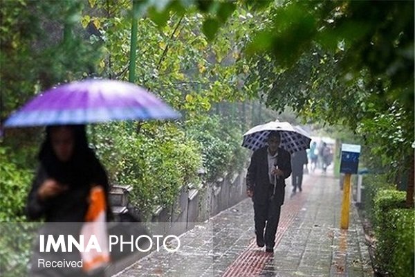 امشب اصفهان بارانی می‌شود/افزایش ۴ درجه‌ای دما