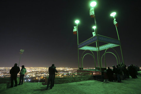جشن پیروزی انقلاب اسلامی در کوه صفه اصفهان
