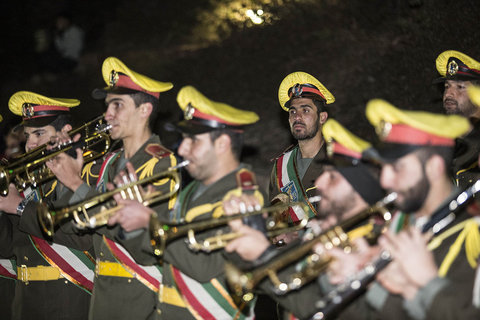 جشن پیروزی انقلاب اسلامی در کوه صفه اصفهان
