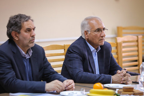 حضور شهردار اصفهان در جلسه هیئت امنای خانه ریاضیات