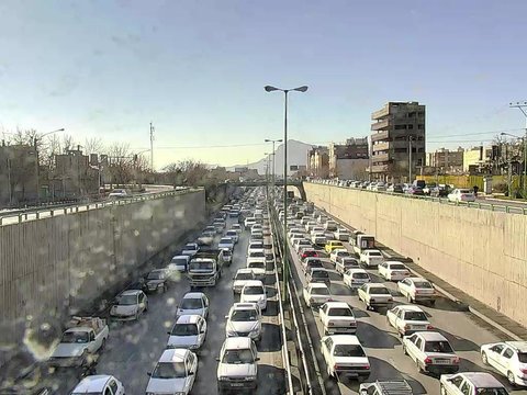 تصادف زنجیره‌ای خودروها در پل روگذر امام خمینی