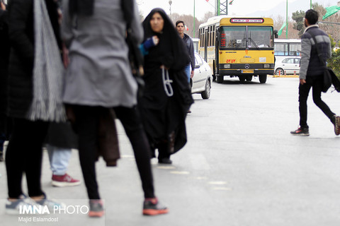 رانندگان اتوبوس‌های شاهین‌شهر موظف به باز کردن درهای اتوبوس هستند